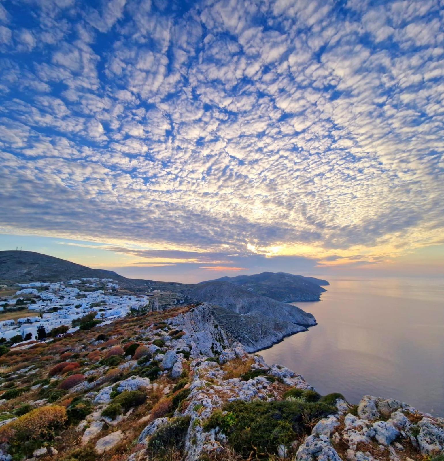 Folegandros-Cliffhouse Villa Bagian luar foto